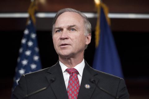 สส.อเมริกันแนะนำร่างมติเกี่ยวกับการเดินเรือเสรีและการแก้ไขการพิพาทในเอเชีย–แปซิฟิก